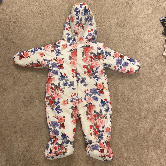 R 1881 ROTHSCHILD  Floral Baby Snowsuit 6-… - Picture 5 of 5